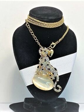 Betsey Johnson Crystal Leopard Pendant Necklace with 14in Chain